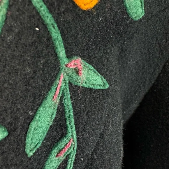 Vintage Floral and Vine Embroidery Black Button Up Jacket, Large. - Picture 5 of 5